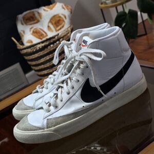 Nike White and Black Men's High-Top Sneakers